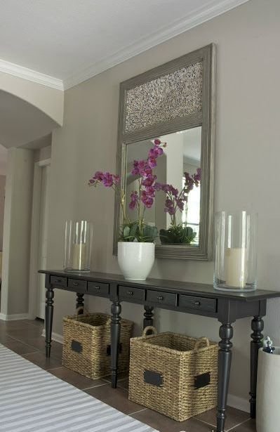 Фотография: Мебель и свет в стиле Прованс и Кантри, Прихожая, Интерьер комнат, Ковер, Шкаф – фото на INMYROOM Фотография: Мебель и свет в стиле Прованс и Кантри, Прихожая, Интерьер комнат, Ковер, Шкаф – фото на INMYROOM