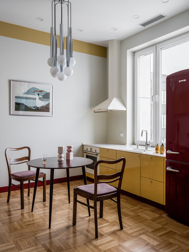 Фотография: Кухня и столовая в стиле Современный, Эклектика, Винтажный, Малогабаритная квартира, Квартира, Проект недели, Монолитный дом, 2 комнаты, 40-60 метров, Москав – фото на INMYROOM