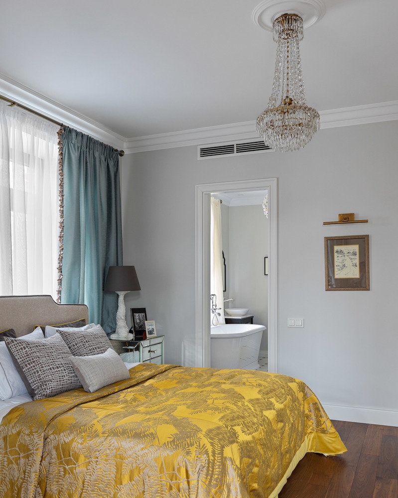 Фотография: Спальня в стиле Классический, Эклектика, Квартира, Проект недели, Москва, 4 и больше, Более 90 метров, Татьяна Полянская, Марина Кибизова, Ольга Комарова – фото на INMYROOM