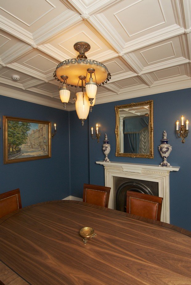 Фото из портфолио Офис в старинном особняке – фотографии дизайна интерьеров на INMYROOM