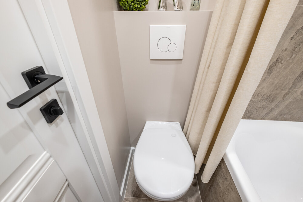 Фотография: в стиле , Ванная, Квартира, Переделка, Хрущевка, интерьер ванной комнаты, идеи для ванной комнаты, ремонты ванной комнаты, маленькая ванная комната, ванная в хрущёвке – фото на INMYROOM