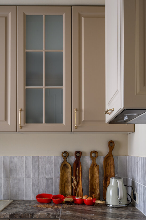 Фотография:  в стиле Классический, Эклектика, Квартира, Проект дня, Краснодар, Кирпичный дом, 2 комнаты, 60-90 метров, современный с элементами классики и роскоши, Яня Трубицына – фото на INMYROOM