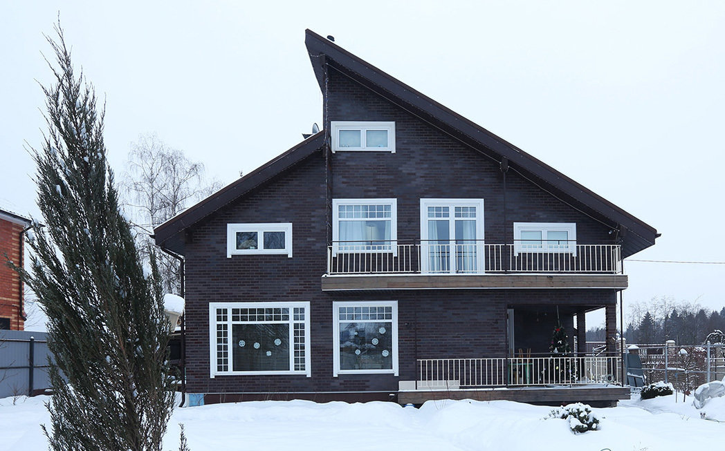 Фотография: в стиле , Дом, Россия, Artemide, Vitra, IKEA, Проект недели, Ideal Lux, Hansgrohe, Tikkurila, Quickstep, Bosсh, Boras Tapeter, Бурцево, Sharp, Parador, Stroeher, Анна Жемерева, П-образная кухня – фото на INMYROOM