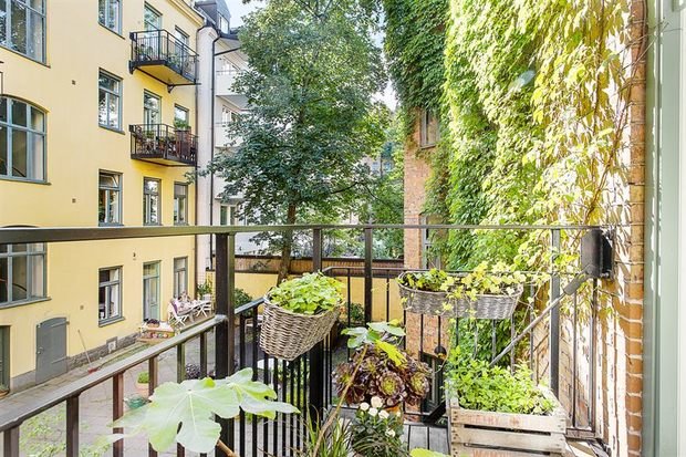 Фото из портфолио СВЕТЛАЯ КВАРТИРА С ЯРКИМИ АКЦЕНТАМИ ДЛЯ ЛЮБИТЕЛЯ КНИГ – фотографии дизайна интерьеров на INMYROOM