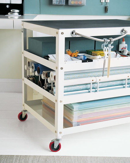 Фотография: Гостиная в стиле Скандинавский, Дом, Дома и квартиры, Стол – фото на INMYROOM Фотография: Гостиная в стиле Скандинавский, Дом, Дома и квартиры, Стол – фото на INMYROOM