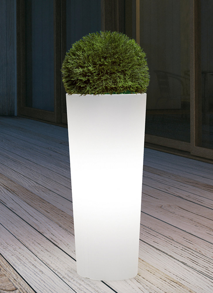 Фотография: в стиле , Ландшафт, Мебель и свет, Дом и дача, как осветить дачный участок, как выбрать фонари для сада – фото на INMYROOM