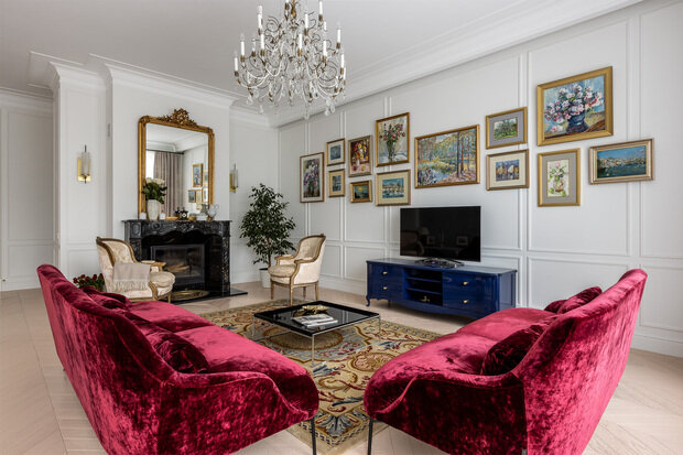 Фотография: Гостиная в стиле Классический, Современный, Эклектика, Проект дня, Казань, Таунхаус, Кирпичный дом, 4 и больше, Более 90 метров, современный с элементами классики и роскоши, Роман Миронов, Андрей Васильев, PLATFORM – фото на INMYROOM