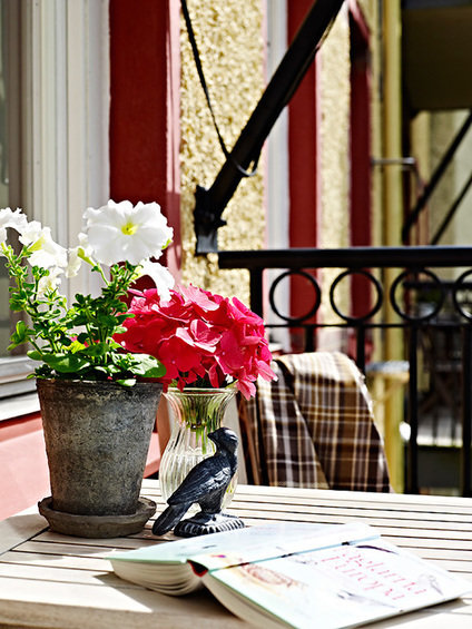 Фотография: Флористика в стиле , Скандинавский, Квартира, Швеция, Цвет в интерьере, Дома и квартиры, Белый – фото на INMYROOM