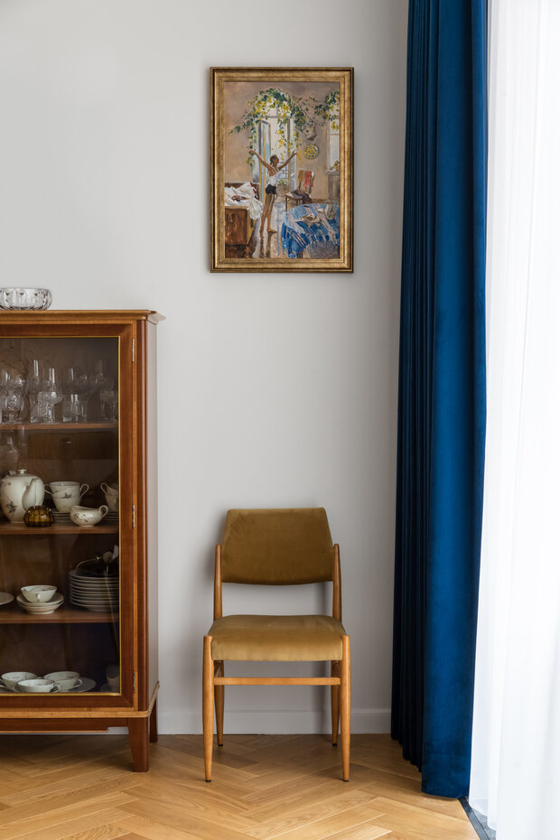 Фотография: Гостиная в стиле Скандинавский, Эклектика, Винтажный, Квартира, Проект недели, Москва, Кирпичный дом, 4 и больше, Более 90 метров, Мария Онучина, Иван Миняев – фото на INMYROOM