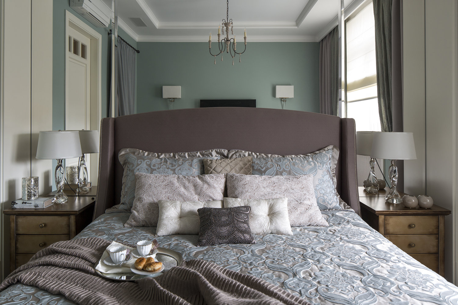 Фотография: Спальня в стиле Классический, Современный, Квартира, Проект недели, Москва, Евгений Кулибаба, Сталинка, 3 комнаты, 60-90 метров, Елена Маркина, энциклопедия_интерьер – фото на INMYROOM Фотография: Спальня в стиле Классический, Современный, Квартира, Проект недели, Москва, Евгений Кулибаба, Сталинка, 3 комнаты, 60-90 метров, Елена Маркина, энциклопедия_интерьер – фото на INMYROOM