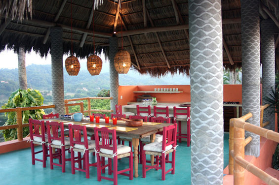 Фотография: Терраса в стиле Восточный, Цвет в интерьере, Дома и квартиры, Городские места, Отель, Подушки, Мексика – фото на INMYROOM