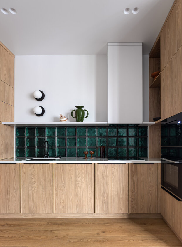 Фотография: Кухня и столовая в стиле Современный, Квартира, Проект дня, Москва, 4 и больше, Более 90 метров, Фестиваль-Парк 2, Екатерина Шевелева – фото на INMYROOM