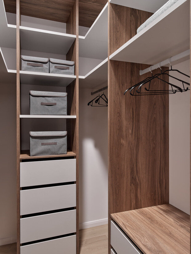 Фотография: Гардеробная в стиле Современный, Квартира, Проект дня, Москва, Сталинка, 3 комнаты, Более 90 метров, Анастасия Уфимцева – фото на INMYROOM