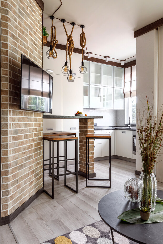 Фотография: Кухня и столовая в стиле Лофт, Современный, Квартира, Проект недели, Сочи, Блочный дом, 2 комнаты, до 40 метров – фото на INMYROOM