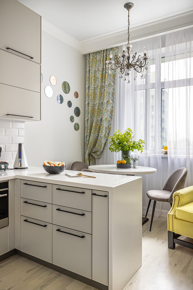 Столешница из искусственного камня.