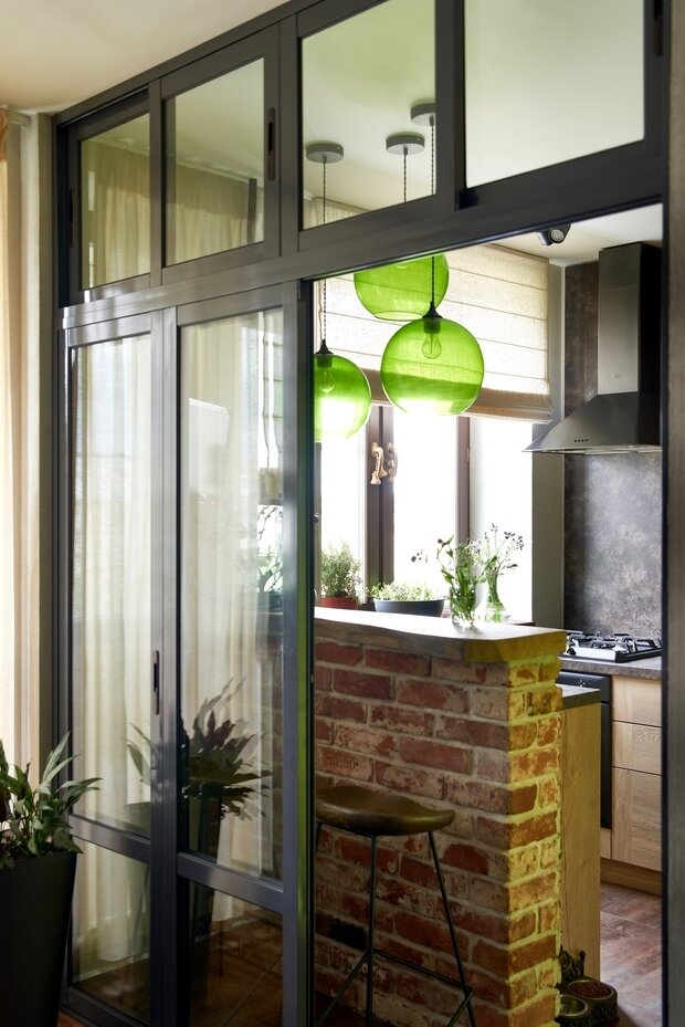 Фотография: Кухня и столовая в стиле Лофт, Квартира, Проект недели, Москва, Оксана Цымбалова, Кирпичный дом, 2 комнаты, 40-60 метров – фото на INMYROOM