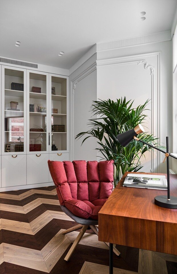 Фотография: Кабинет в стиле Классический, Современный, Эклектика, Квартира, Проект недели, Санкт-Петербург, 4 и больше, Более 90 метров, Dinamika Architects – фото на INMYROOM