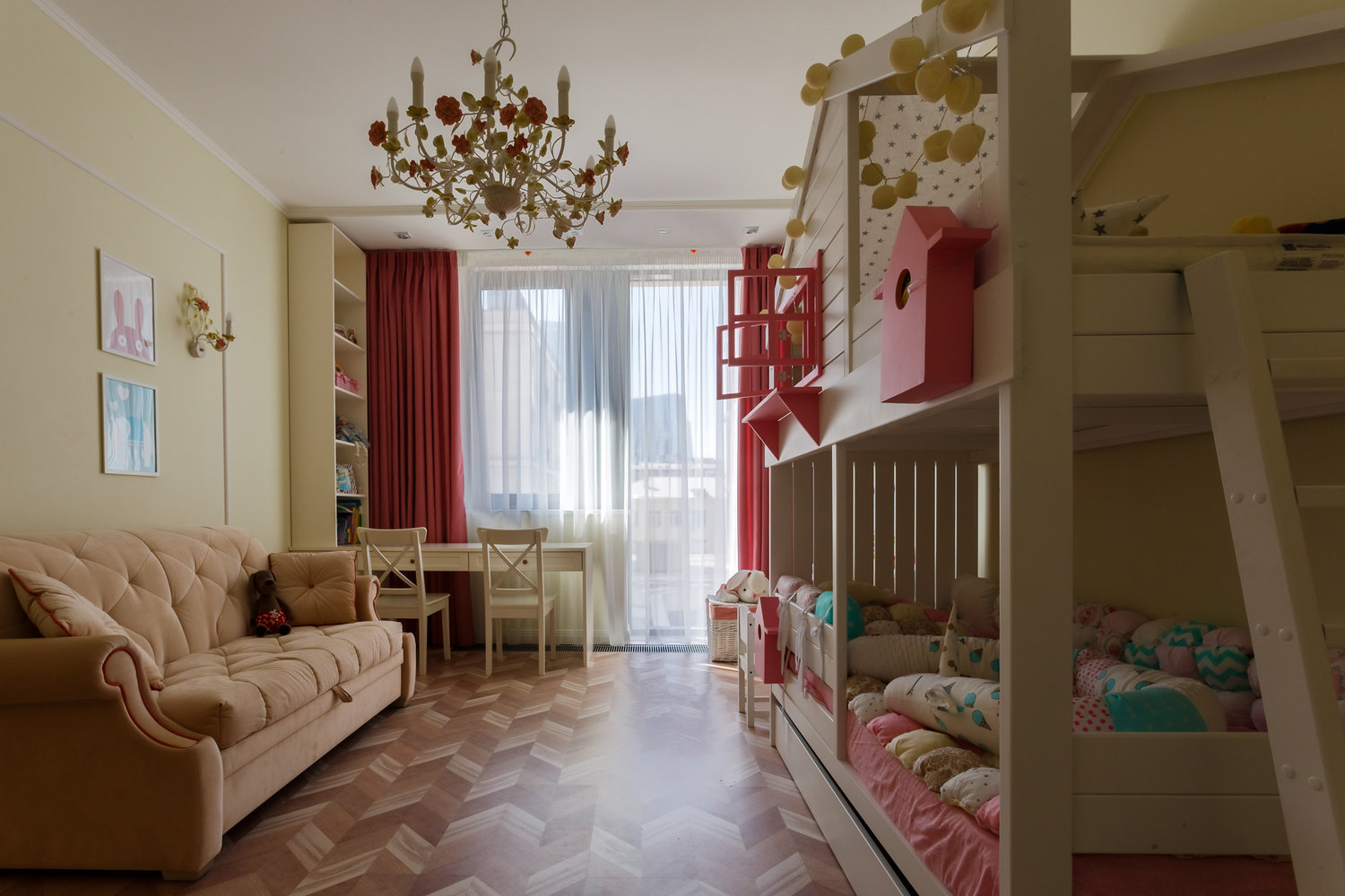 Фотография: Детская в стиле Классический, Кухня и столовая, Ванная, Гостиная, Спальня, Проект недели, Бежевый, Серый, Розовый, Более 90 метров, ПРЕМИЯ INMYROOM – фото на INMYROOM Фотография: Детская в стиле Классический, Кухня и столовая, Ванная, Гостиная, Спальня, Проект недели, Бежевый, Серый, Розовый, Более 90 метров, ПРЕМИЯ INMYROOM – фото на INMYROOM