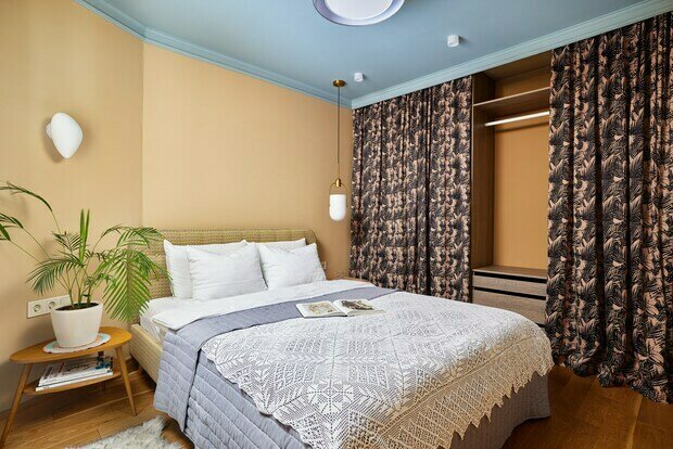 Фотография: Спальня в стиле Скандинавский, Современный, Эклектика, Винтажный, Малогабаритная квартира, Квартира, Проект дня, Санкт-Петербург, 2 комнаты, 40-60 метров, Эльнара Майылова – фото на INMYROOM