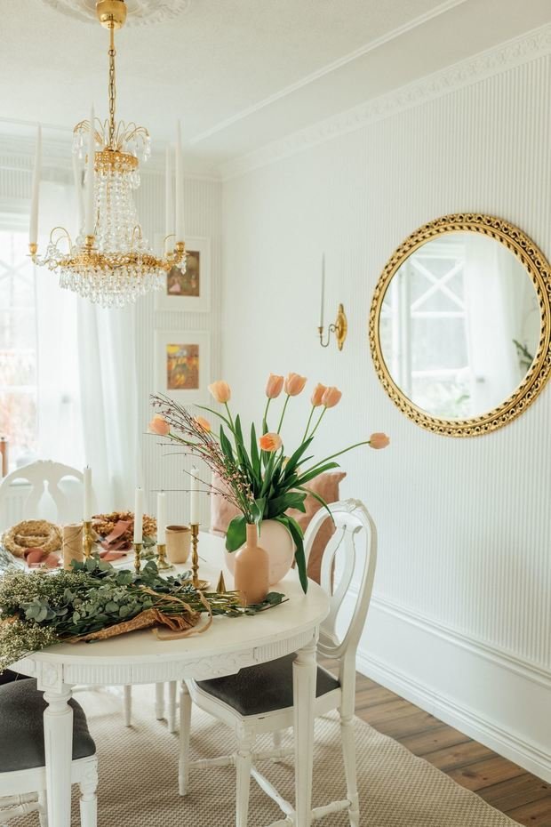 Фотография: Кухня и столовая в стиле Прованс и Кантри, Классический, Скандинавский, Эклектика, Дом, Швеция, Белый, Дача, Стокгольм, Серый, Голубой, Коричневый, Дом и дача, 4 и больше – фото на INMYROOM