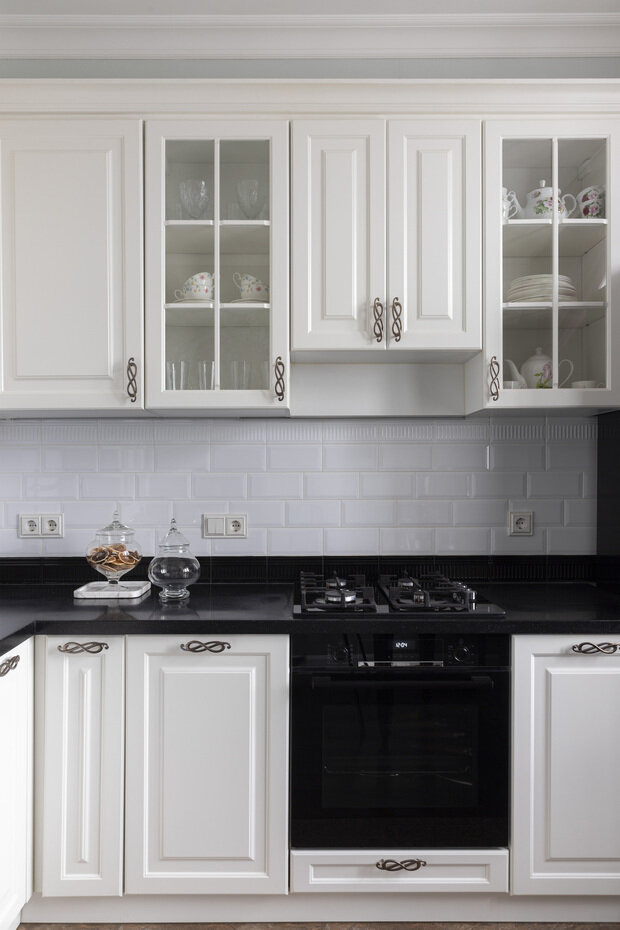 Фотография: Кухня и столовая в стиле Классический, Современный, Квартира, Проект дня, Москва, Сталинка, 2 комнаты, 60-90 метров, Сокольники – фото на INMYROOM