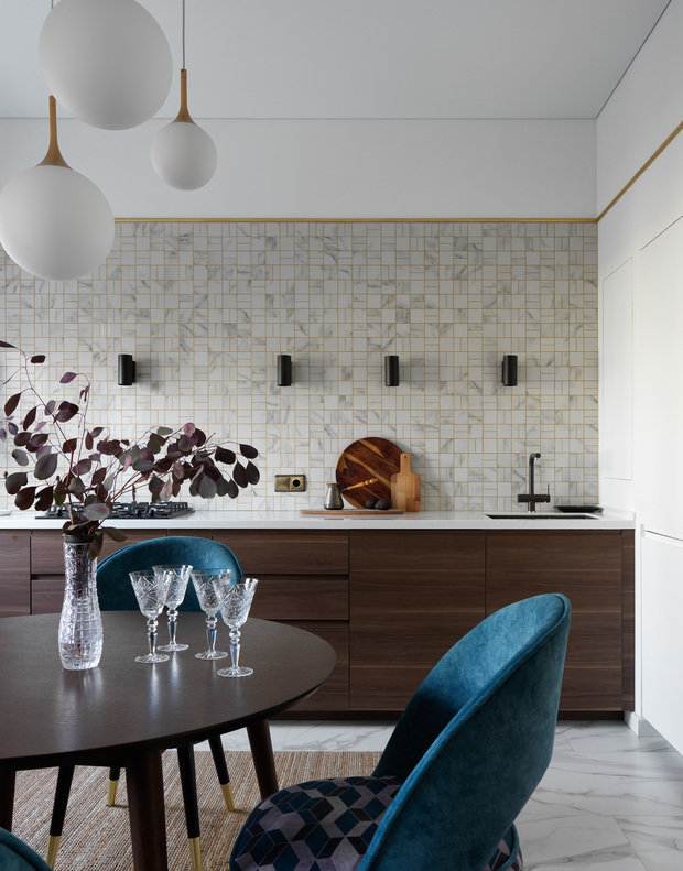 Фотография: Кухня и столовая в стиле Эклектика, Квартира, Проект недели, Москва, Дарья Назаренко, Сталинка, 3 комнаты, 60-90 метров – фото на INMYROOM