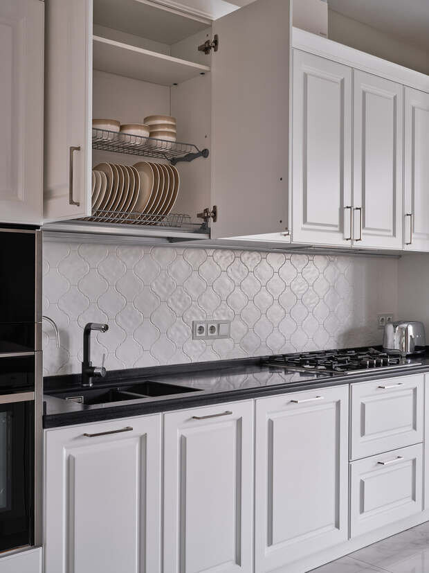 Фотография: Кухня и столовая в стиле Классический, Современный, Дом, Проект дня, Москва, Дом и дача, Блочный дом, 4 и больше, Более 90 метров, классический с современными элементами, Екатерина Бачурина – фото на INMYROOM