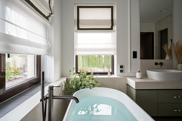 Фотография: Ванная в стиле Современный, Минимализм, Дом, Проект дня, Дом и дача, Московская область, 4 и больше, Более 90 метров, Барвиха, современный с элементами классики и роскоши – фото на INMYROOM