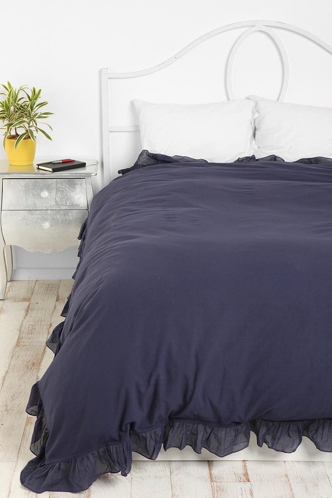 Фотография: Спальня в стиле Классический, Современный, Декор интерьера, Текстиль, Подушки, Шторы – фото на INMYROOM Фотография: Спальня в стиле Классический, Современный, Декор интерьера, Текстиль, Подушки, Шторы – фото на INMYROOM