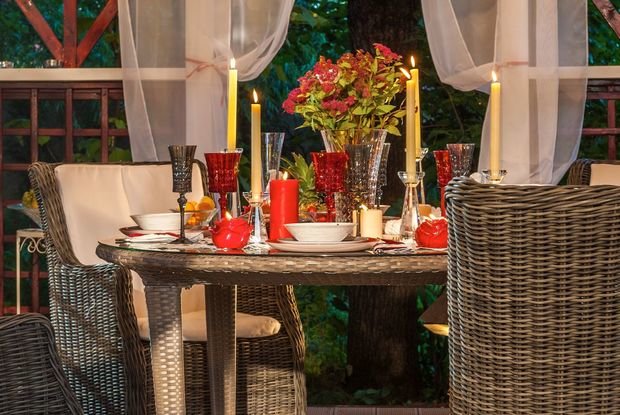 Фотография: Терраса в стиле Восточный, Классический, Россия, MW-LIGHT, Белый, Дача, Красный, Коричневый, Подмосковье, Дом и дача, 4SiS, A&D Home, Террадек, Хомгарт, Фундекс, Ruflex, Елена Кунците, как построить беседку, кровля из черепицы, деревянный каркас у беседки – фото на INMYROOM