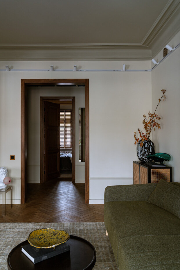 Фотография: Гостиная в стиле Современный, Квартира, Проект дня, Сталинка, 3 комнаты, 40-60 метров, фото интерьера, дизайн интерьера фото, эклектика с элементами винтажа – фото на INMYROOM