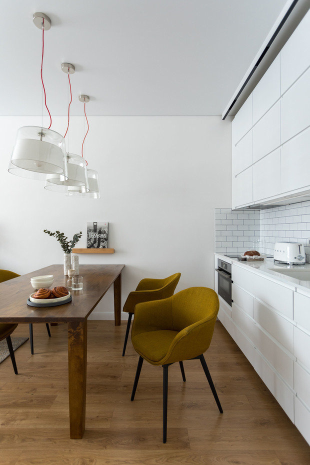 Фотография: Кухня и столовая в стиле Скандинавский, Современный, Квартира, Проект недели, 4 и больше, 60-90 метров, Юрий Миронов – фото на INMYROOM