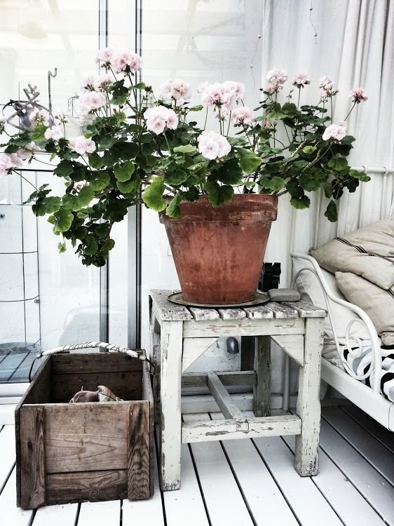 Фотография: Спальня в стиле Прованс и Кантри, Балкон, Интерьер комнат – фото на INMYROOM