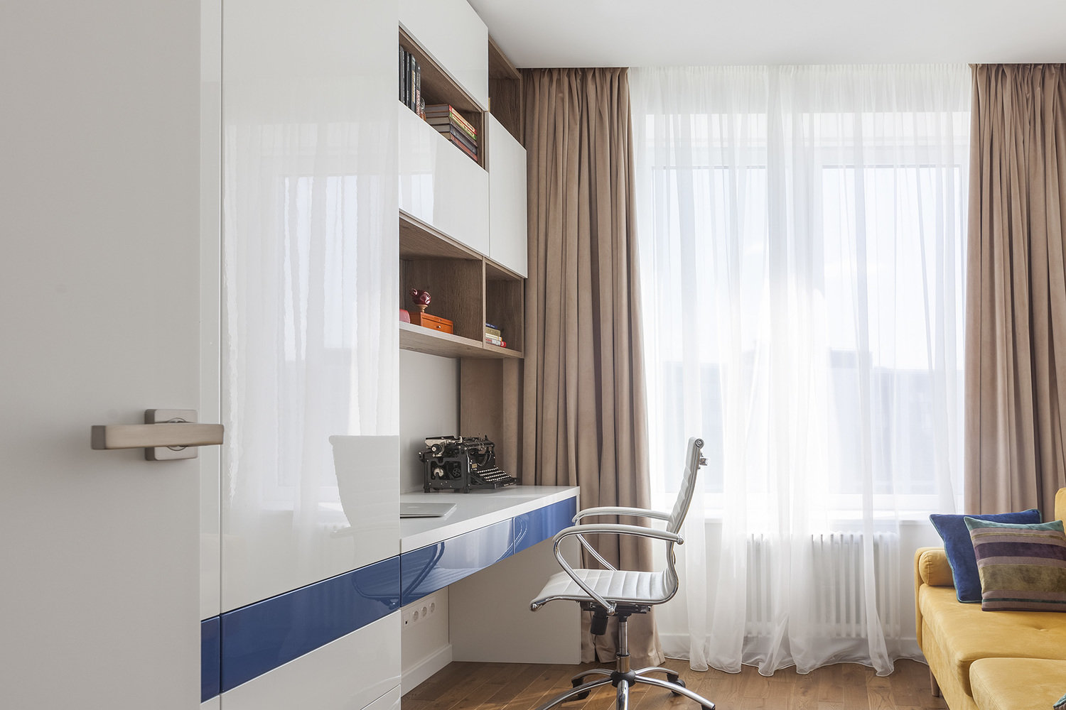 Фотография: Детская в стиле Современный, Квартира, Проект недели, Москва, Монолитный дом, 4 и больше, Более 90 метров, Максим Новиньков, INMYROOM_ВИДЕО, INMYROOM TV – фото на INMYROOM Фотография: Детская в стиле Современный, Квартира, Проект недели, Москва, Монолитный дом, 4 и больше, Более 90 метров, Максим Новиньков, INMYROOM_ВИДЕО, INMYROOM TV – фото на INMYROOM