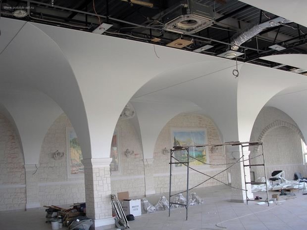 Фото из портфолио Многослойные натяжные потолки Cerutti ST, техника Cascata – фотографии дизайна интерьеров на INMYROOM