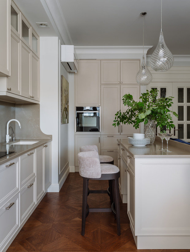 Фотография: Кухня и столовая в стиле Классический, Эклектика, Квартира, Проект недели, Москва, 4 и больше, Более 90 метров, Ольга Лапейкина – фото на INMYROOM