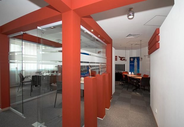 Фото из портфолио Офис компании Gloria – фотографии дизайна интерьеров на INMYROOM