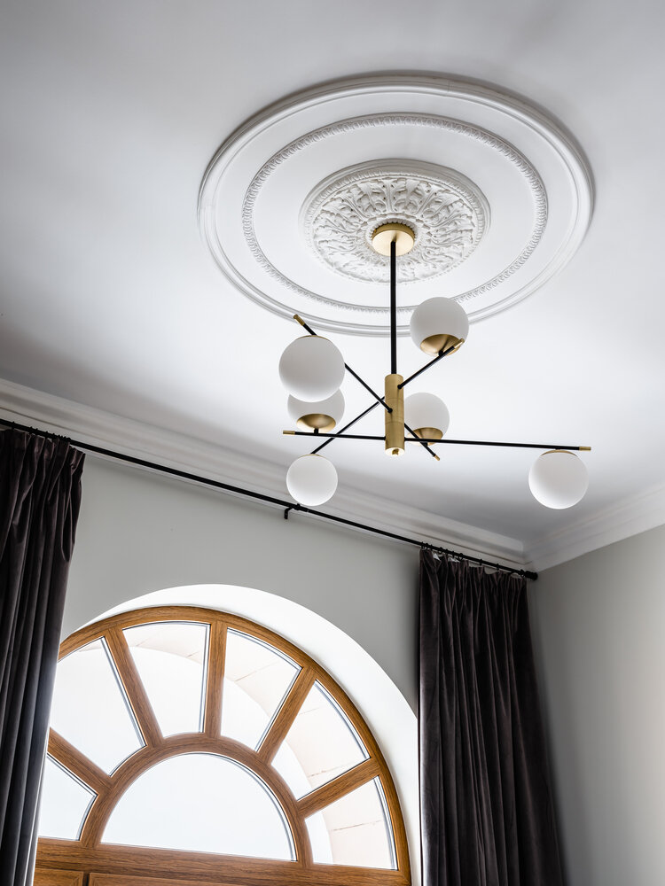 Фотография: Спальня в стиле Современный, Классический, Малогабаритная квартира, Квартира, Проект дня, Москва, 1 комната, до 40 метров, Студия интерьера «Дара», Анна Кудрина, Ирина Примак – фото на INMYROOM Фотография: Спальня в стиле Современный, Классический, Малогабаритная квартира, Квартира, Проект дня, Москва, 1 комната, до 40 метров, Студия интерьера «Дара», Анна Кудрина, Ирина Примак – фото на INMYROOM