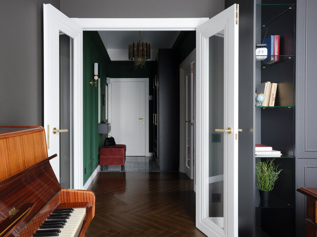 Фотография: Прихожая в стиле Классический, Современный, Квартира, Проект дня, Сталинка, Кирпичный дом, 4 и больше, 60-90 метров, Санкт-Петербруг – фото на INMYROOM