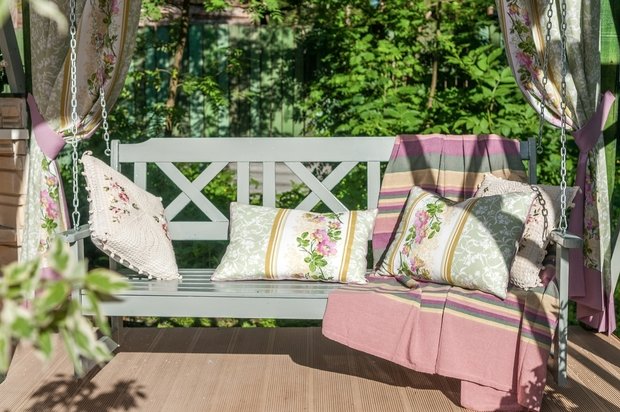 Фотография: Балкон, Терраса в стиле Прованс и Кантри, Кухня и столовая, Дом, Дома и квартиры, Камин, Беседка – фото на INMYROOM