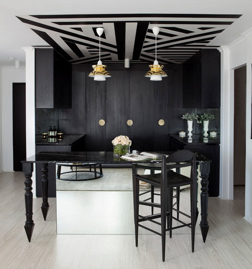 Фотография: Кухня и столовая в стиле Эклектика, Декор интерьера, Дизайн интерьера, Цвет в интерьере – фото на INMYROOM