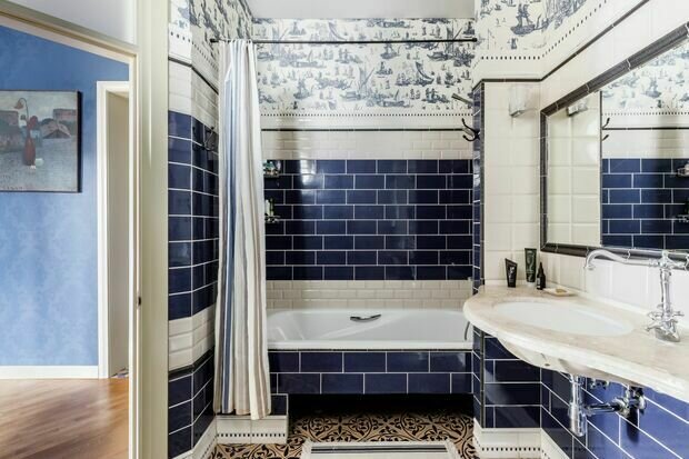 Фотография: Ванная в стиле Прованс и Кантри, Эклектика, Винтажный, Квартира, Проект недели, дизайн интерьера в сталинке, Сталинка, 4 и больше, Более 90 метров – фото на INMYROOM