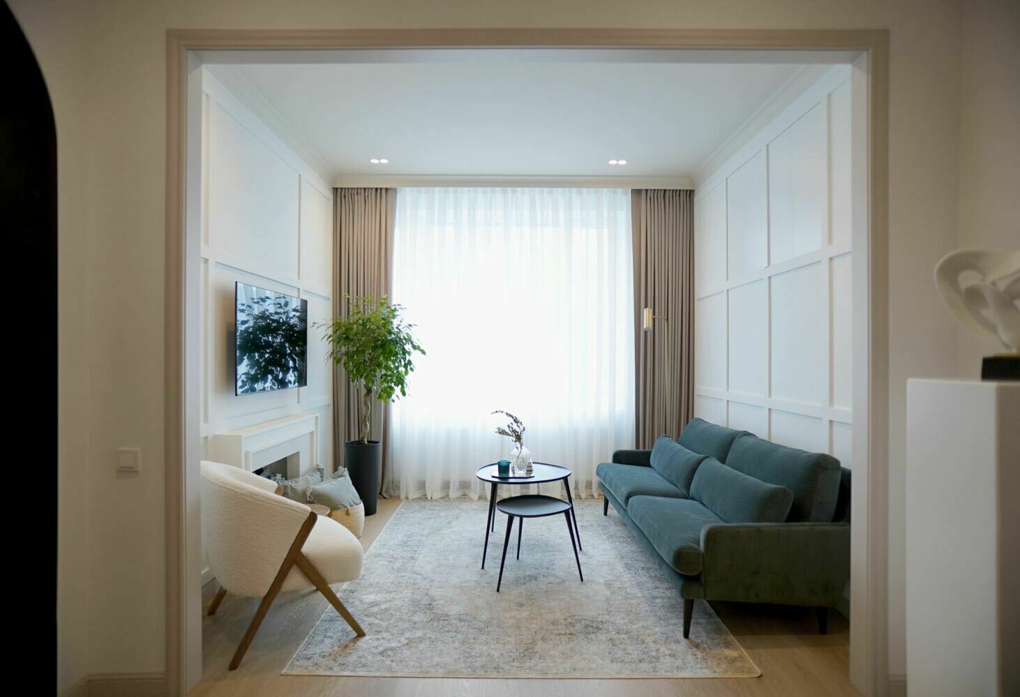 Фотография: Гостиная в стиле Современный, Эклектика, Классический, Квартира, Проект недели, Казахстан, 2 комнаты, 60-90 метров, Алматы, Dune Interiors – фото на INMYROOM