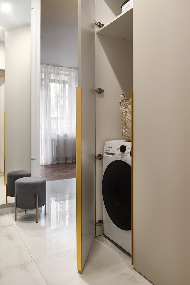 Фотография: Прихожая в стиле Современный, Малогабаритная квартира, Квартира, Проект дня, Пермь, Монолитный дом, 2 комнаты, до 40 метров, современный с элементами классики и минимализмом, Арина Гринберг – фото на INMYROOM