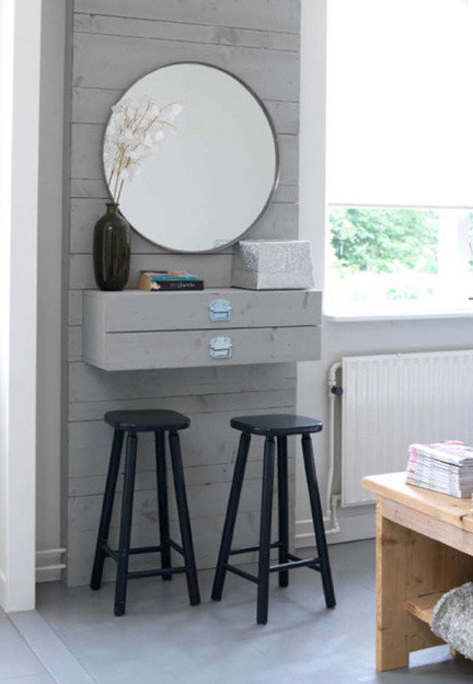 Фотография: Мебель и свет в стиле Прованс и Кантри, Спальня, Интерьер комнат, Кровать, Гардероб, Комод, Пуф, Табурет – фото на INMYROOM