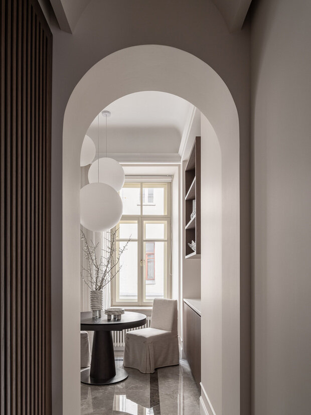 Фотография: Прихожая в стиле Классический, Современный, Квартира, Проект дня, Москва, Анна Макеева, Кирпичный дом, 3 комнаты, Более 90 метров, современный с элементами классики и роскоши – фото на INMYROOM