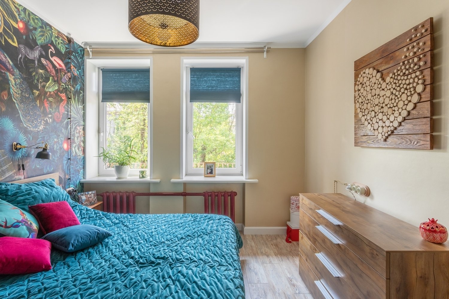 Работа над комодом была сделана хозяевами квартиры.