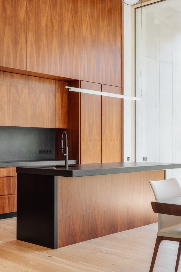 Фотография: Кухня и столовая в стиле Современный, Минимализм, Эко, Дом, Проект недели, Дом и дача, Латвия, Юрмала, 4 и больше, Более 90 метров, Chado – фото на INMYROOM