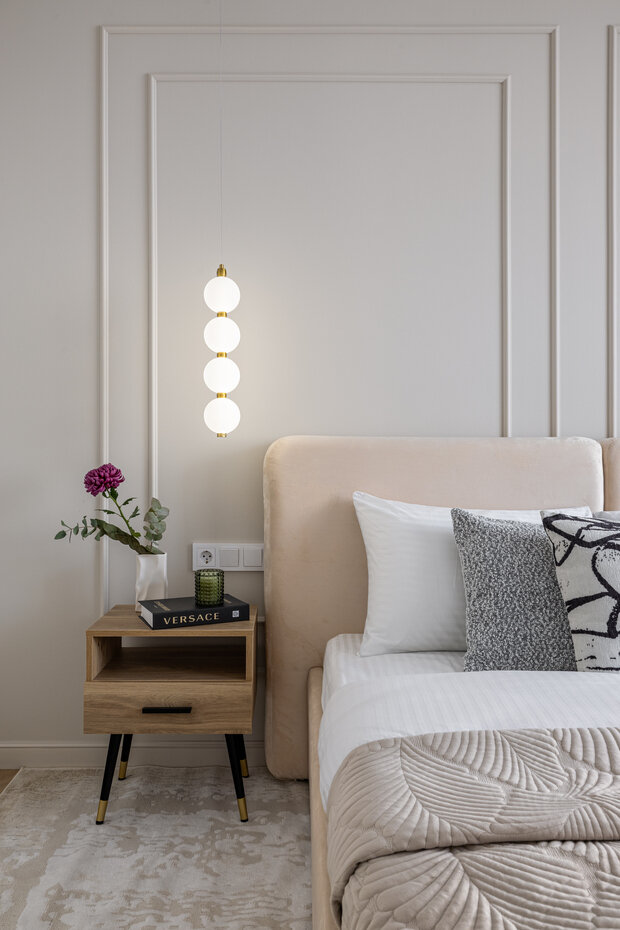 Фотография: Спальня в стиле Современный, Квартира, Проект дня, Москва, Кирпичный дом, 3 комнаты, 60-90 метров, Виктория Аз-Зари – фото на INMYROOM