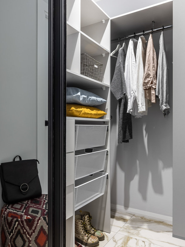 Фотография: Гардеробная в стиле Современный, Квартира, Проект недели, Самара, 1 комната, 40-60 метров, Айгуль Султанова – фото на INMYROOM
